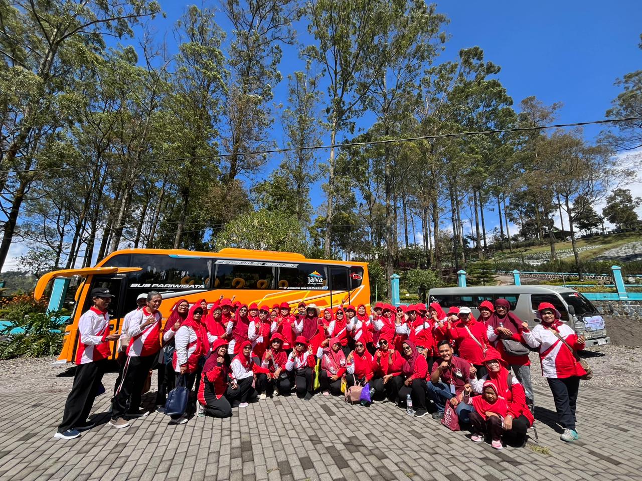 ๐ฐ Klinik dr. Arief Wahyu Soekarno Gelar Wisata Sehat ke Tawangmangu, Diikuti 150 Peserta